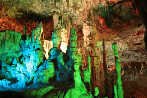 Descubre las fascinantes cuevas de Tarragona y su magia oculta。